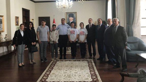 Kilisli öğrenciler Valimiz Sayın Dr. Mehmet TEKİNARSLANı ziyaret etti