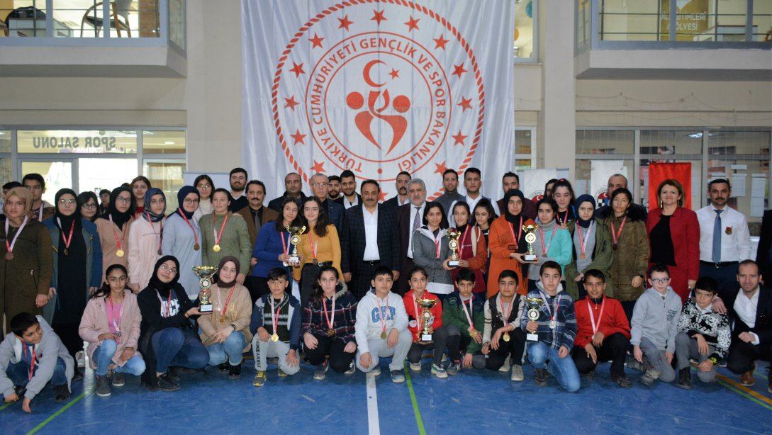 Okul Sporları Gençler ve Yıldızlar Turnuvası Ödül Töreni