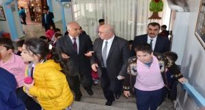 Milli Eğitim Müdürü Abdurrahman SEVGİLİ Gazi İlkokulunu ziyarette  bulundu.