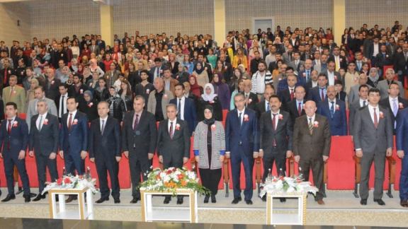 24 Kasım Öğretmenler günü dolasıyla Kilis 7 Aralık Üniversitesi konferans salonunda kutlama yapıldı.