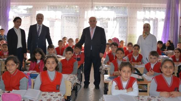 Müdürümüz Mehmet Ferhat Koçarslan İlkokulunda İncelemelerde Bulundu