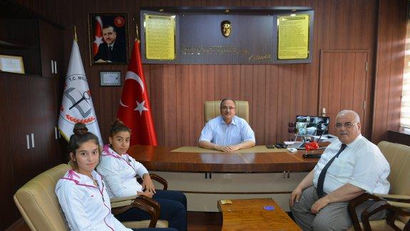 Türkiye Birincisi ve İkincisi Olan Sporcularımız İl Müdürümüzü Ziyaret Ettiler.