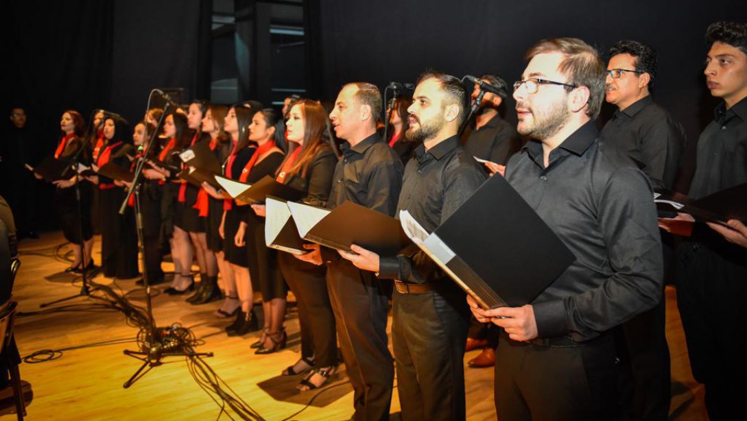 ''Şarkılar Bizi Söyler Bizde Şarkı Söyleriz'' adlı Türk Sanat Müziği Konseri Verildi