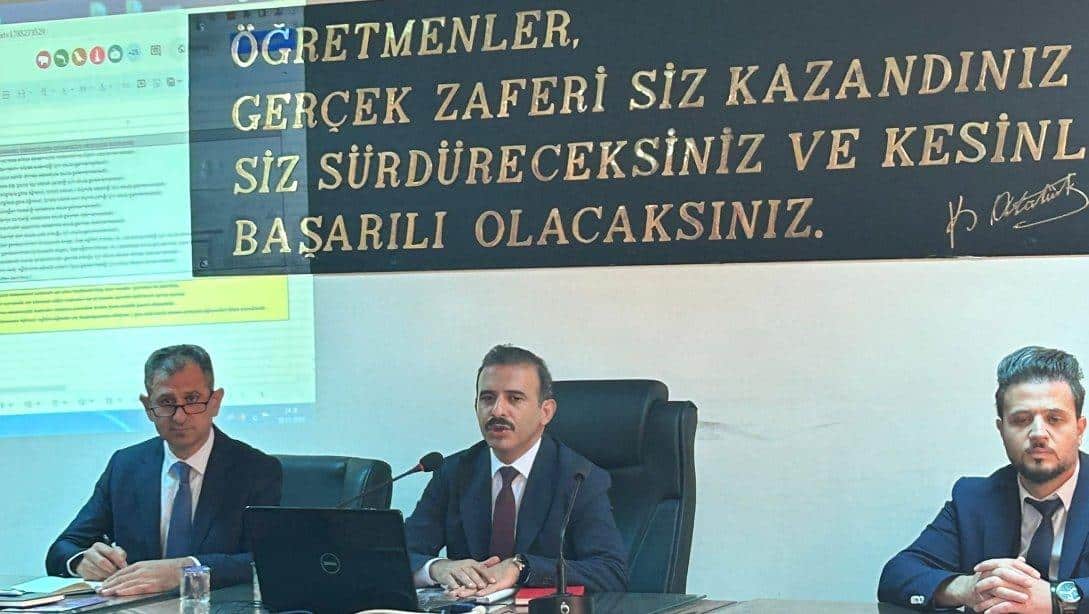 Vali Yardımcısı Sayın Murat Demirbilek Başkanlığında Okul Müdürleri Toplantısı Gerçekleştirildi 